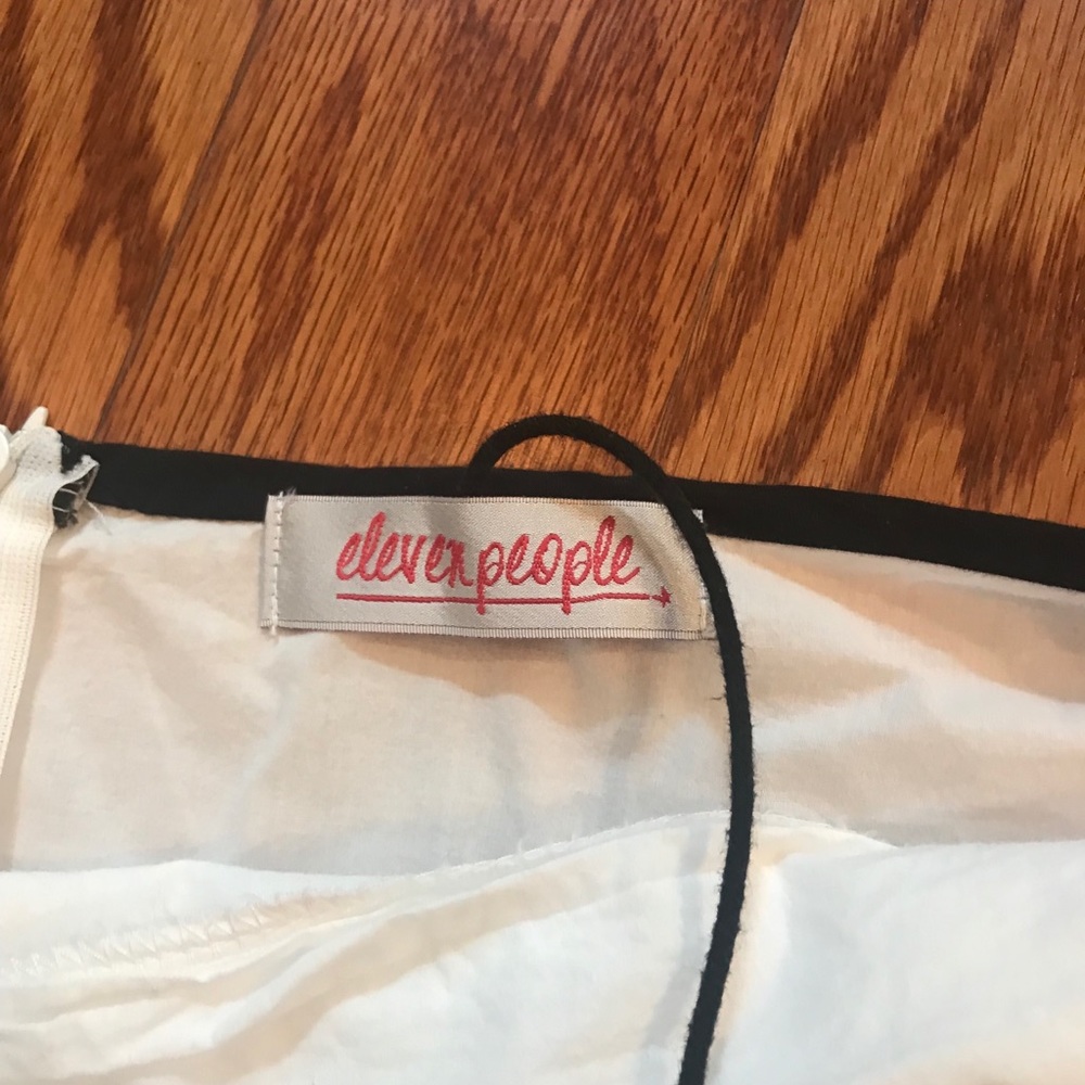 Gorgeous blouse - Picture 3 of 5